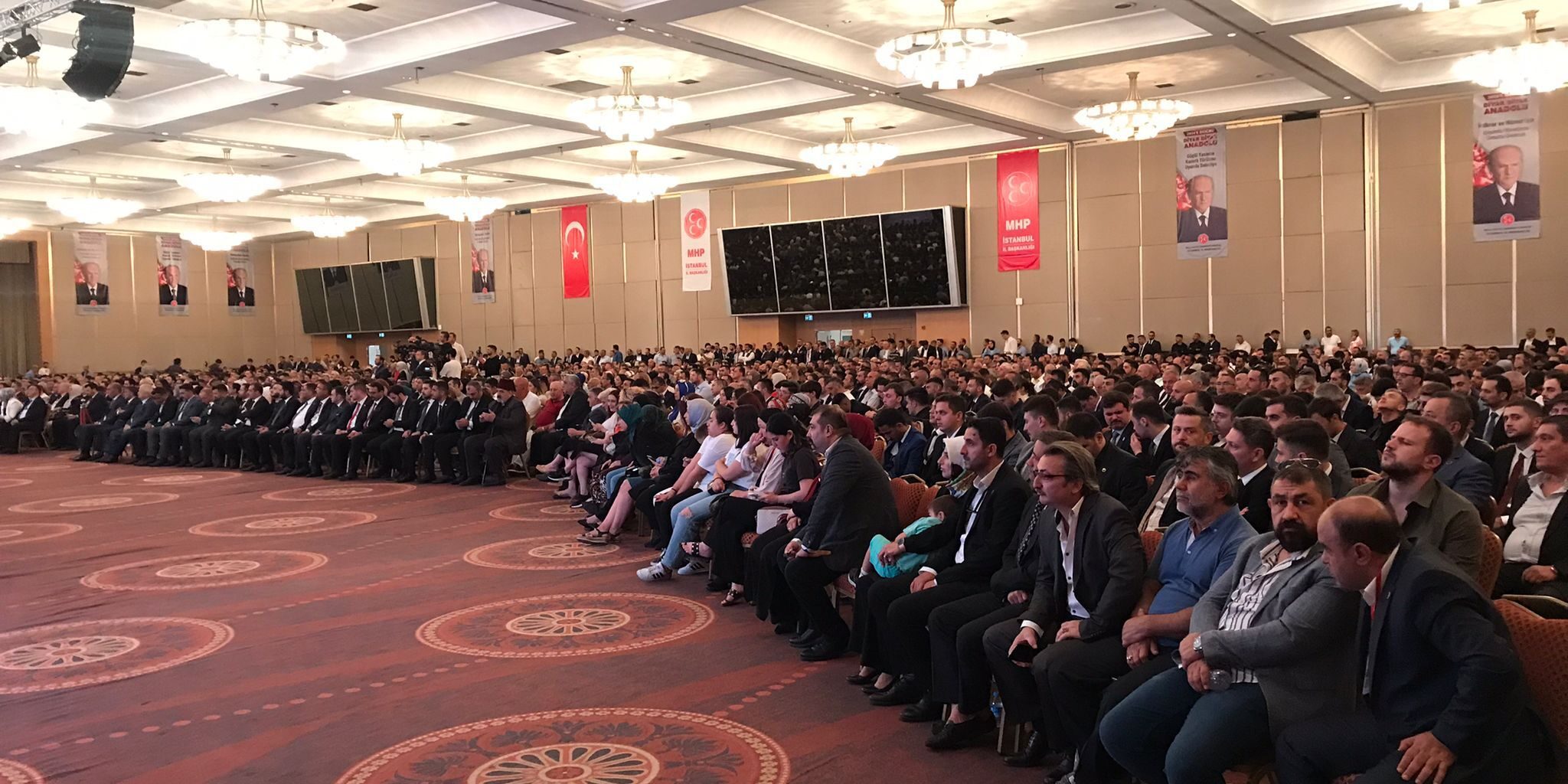 MHPistanbul14Kurultay (1)